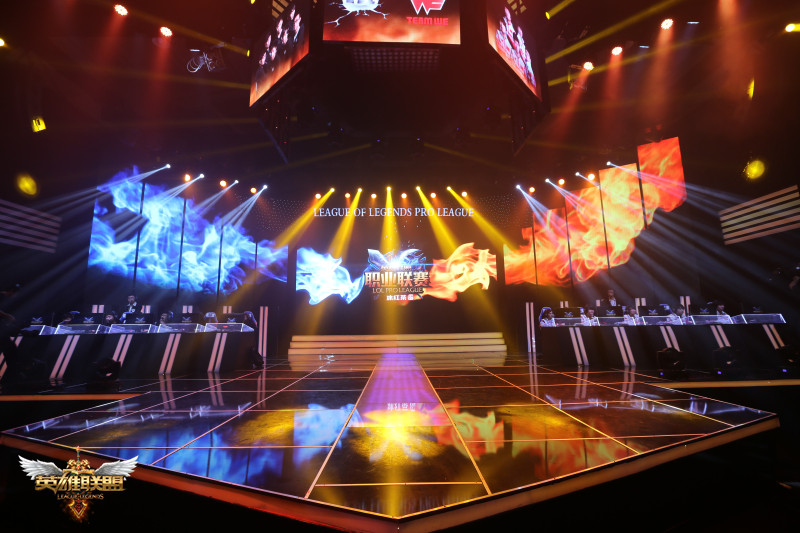 LPL夏季赛BLG上单Bin经济领先团战无作为？伤害转化率承伤数据揭真相，大招骗双招战术惊艳全场